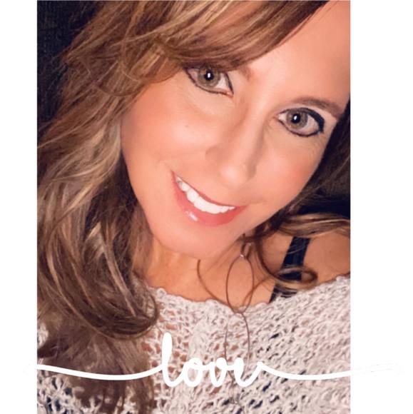 Meet your Posher, Traci - Picture 1 of 1